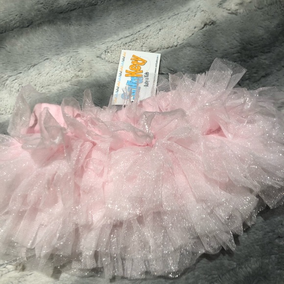 SOLD! 0-6 months Sara Kety Tutu Skirt - Picture 4 of 5